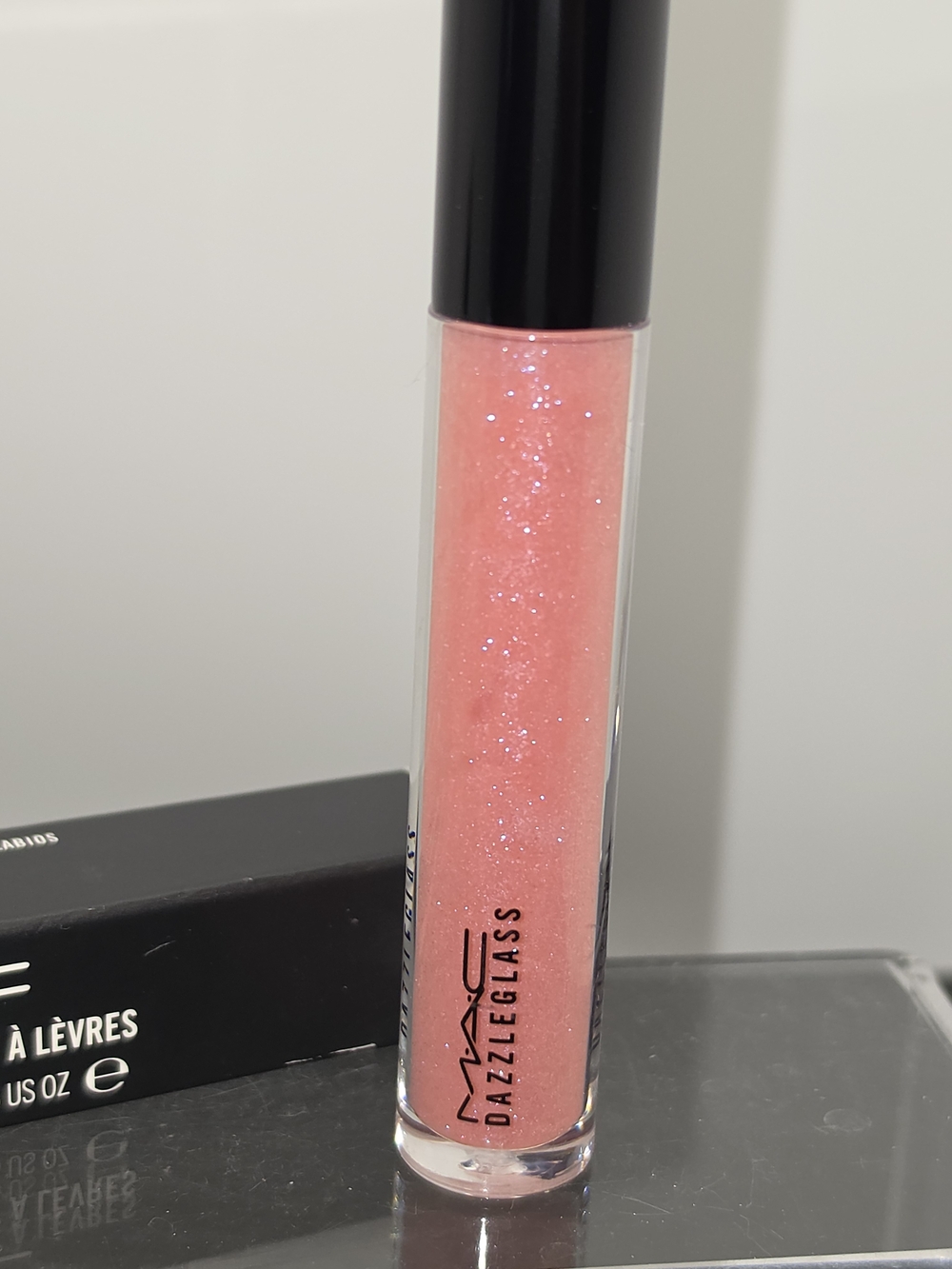 DISCONTINUED MAC Cosmetics Dazzleglass Lip Gloss! **BNIB!** - Picture 2 of 6
